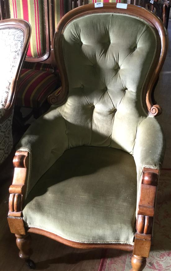 Victorian upholstered spoonback armchair(-)